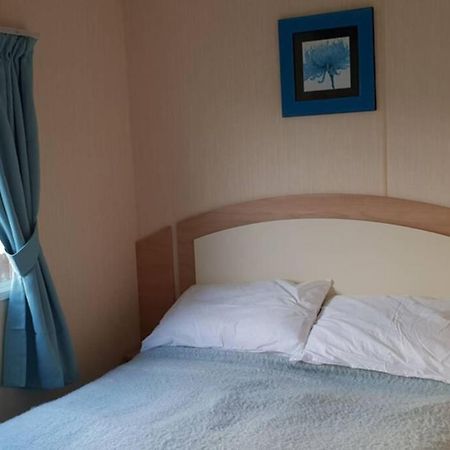 8 Berth Caravan On The Fab Presthaven Beach Resort Prestatyn Buitenkant foto